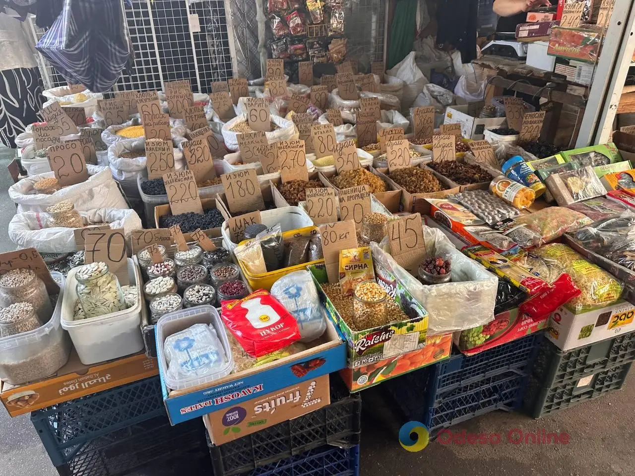Вартість продуктів на Привозі: скільки коштують м’ясо, овочі та фрукти в Одесі