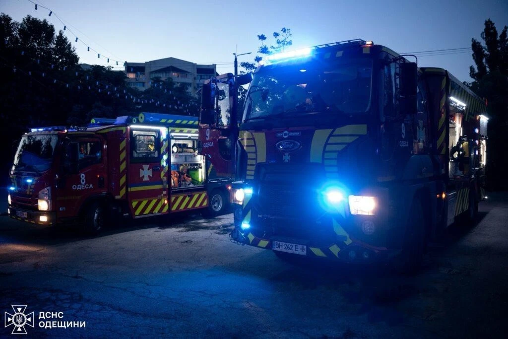Одеські вогнеборці запобігли масштабній пожежі в закладі харчування