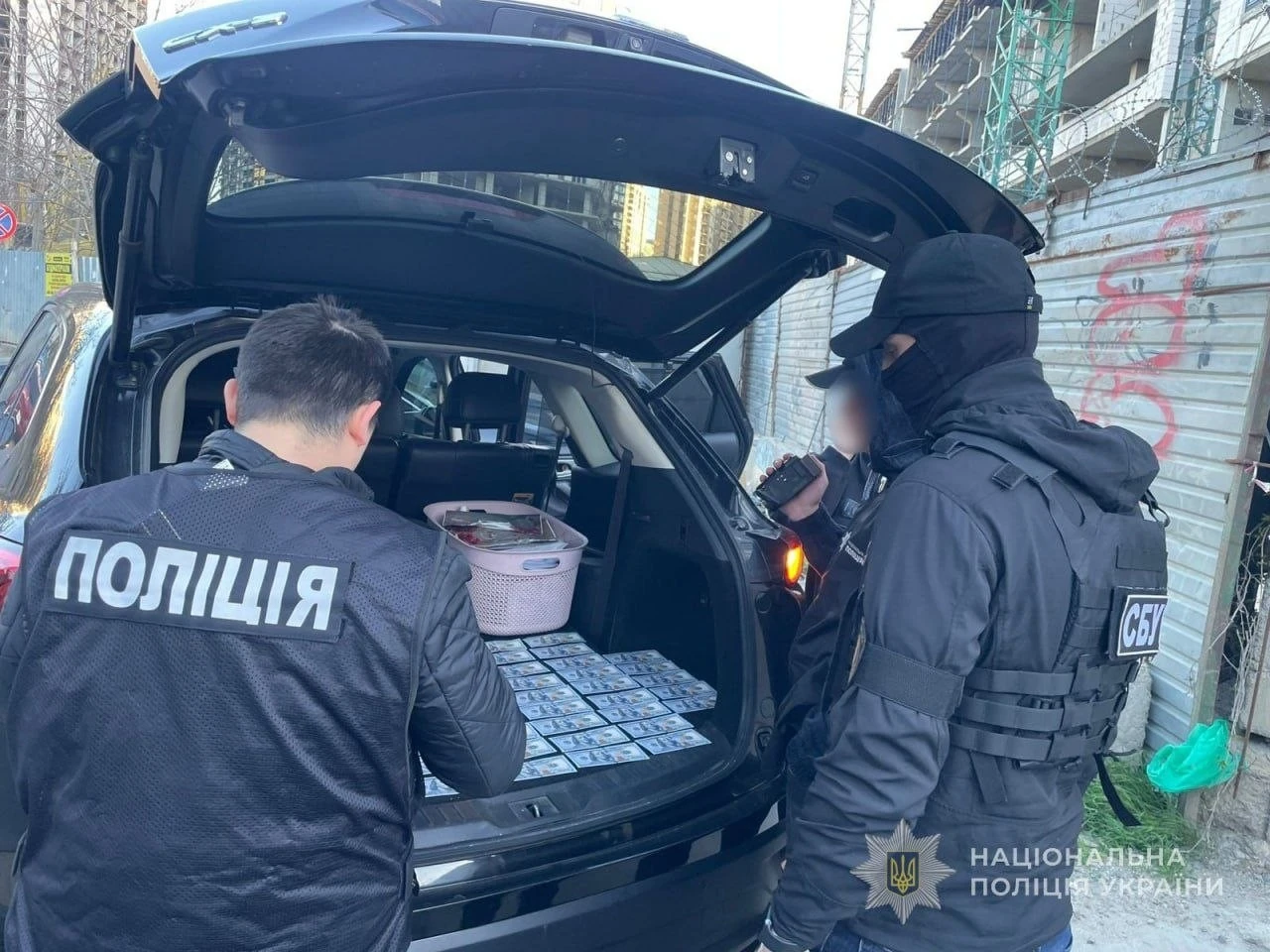 В Одесі затримали жінку, яка продавала «безпечну» службу в армії за тисячі доларів В Одесі затримали жінку, яка продавала «безпечну» службу в армії за тисячі доларів