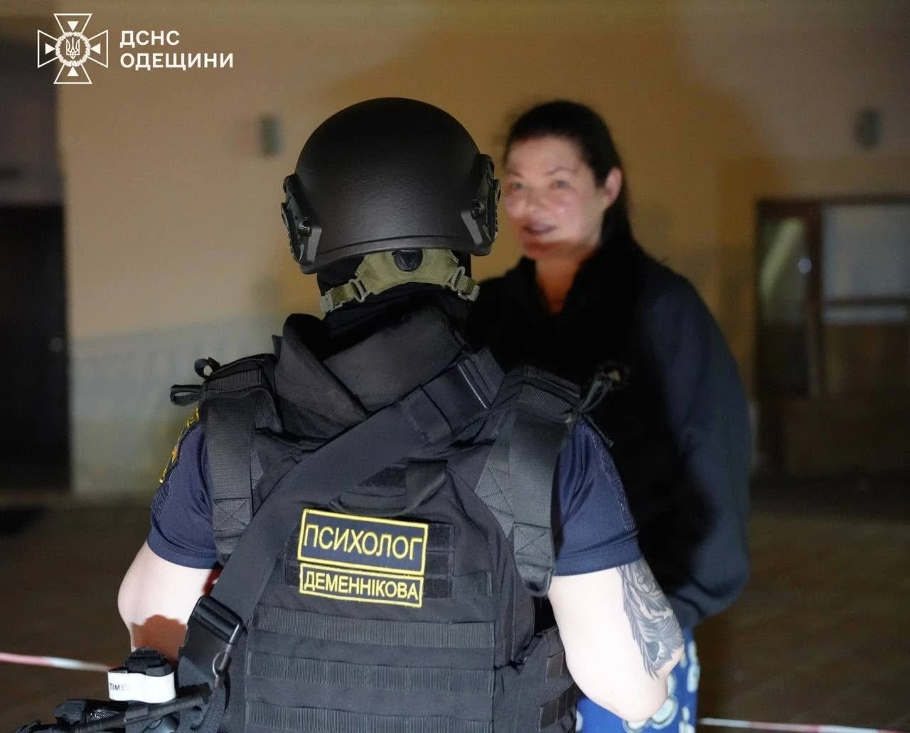 Нічний удар по Приморському району Одеси: десятки рятувальників приборкували масштабні загоряння у житлових будинках