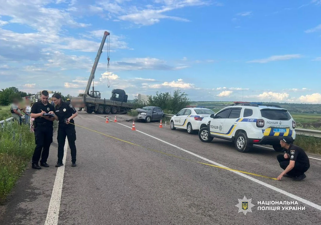 Госпіталізація після ДТП на Одещині: вантажівка виїхала на зустрічну смугу