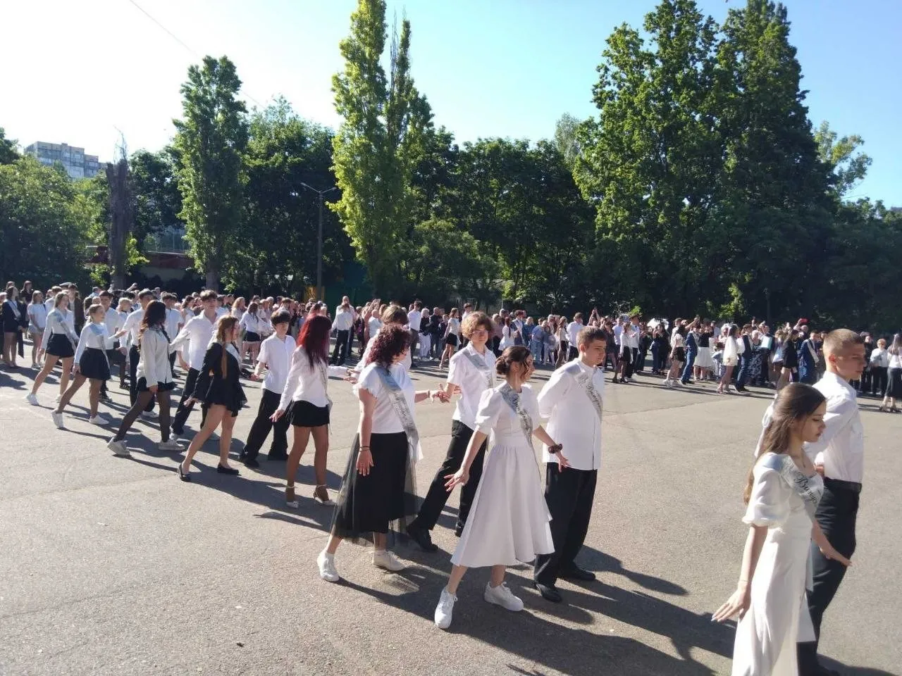 Одеські заклади освіти завершили навчальний рік загальноміським флешмобом