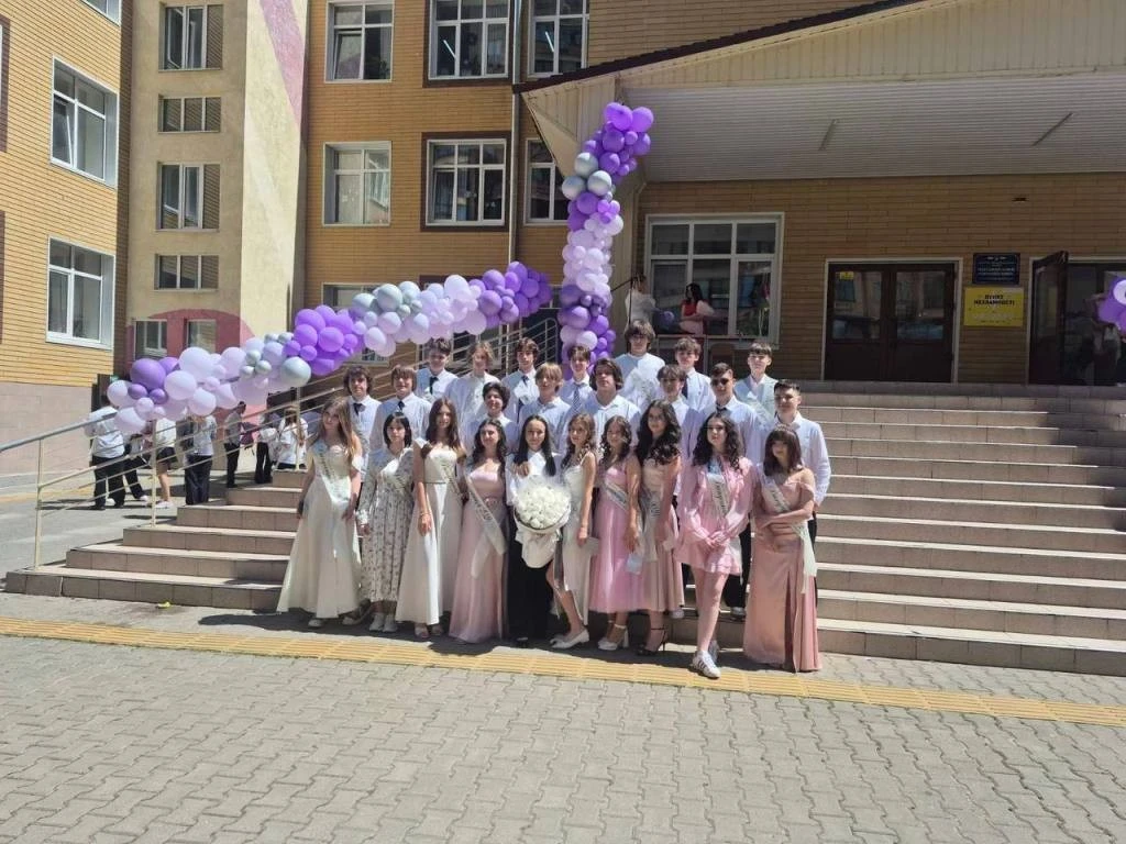 Одеські заклади освіти завершили навчальний рік загальноміським флешмобом